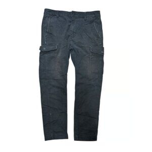 1990s Levi’s men’s W30 L30 black cargo pants